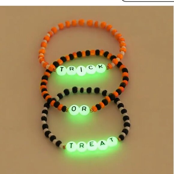 Trick or Treat glow in the dark Halloween Beaded Stretch Bracelet Set NEW - Picture 2 of 2